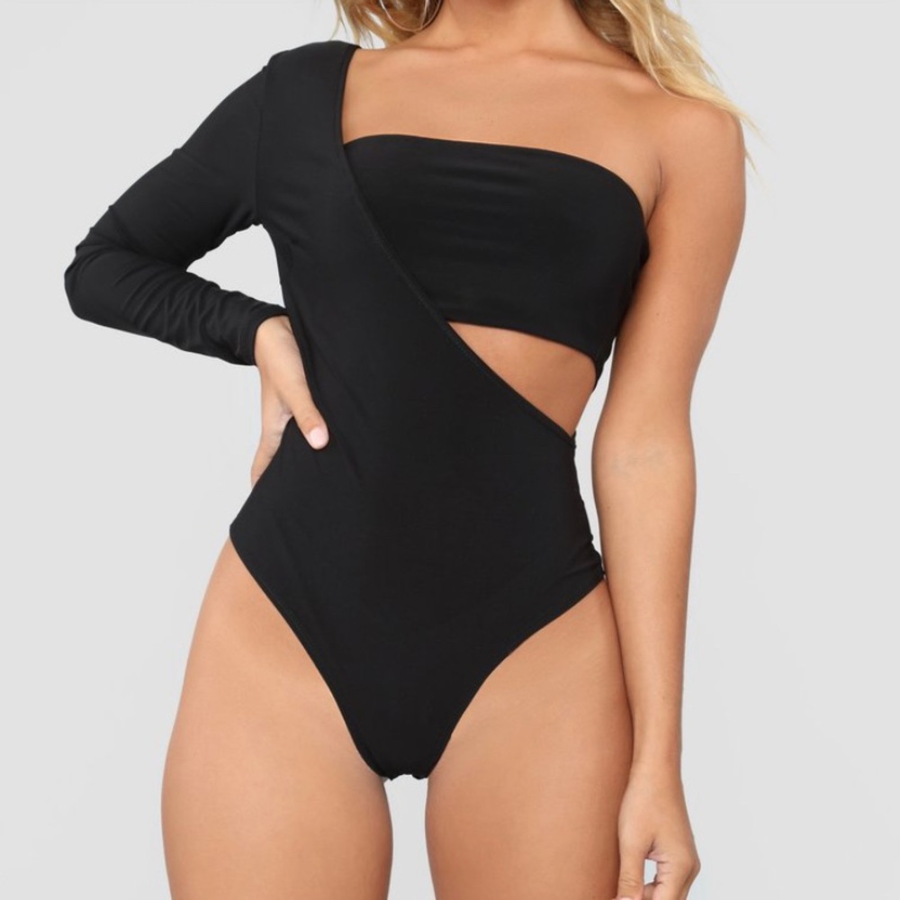 Black 2 piece one shoulder top